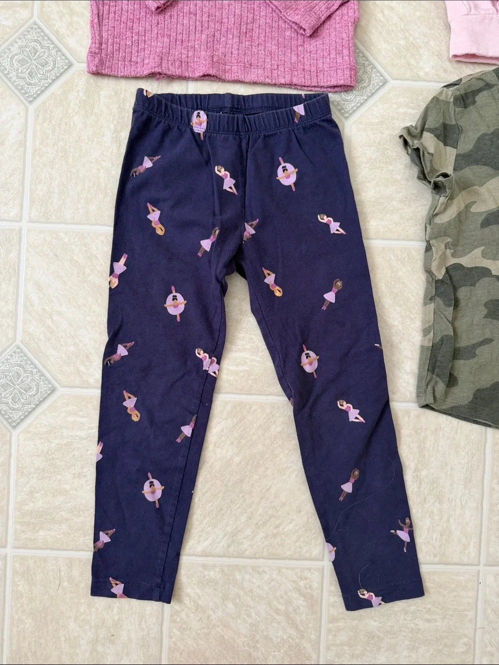 Girls 4T Bundle - Picture 2 of 5